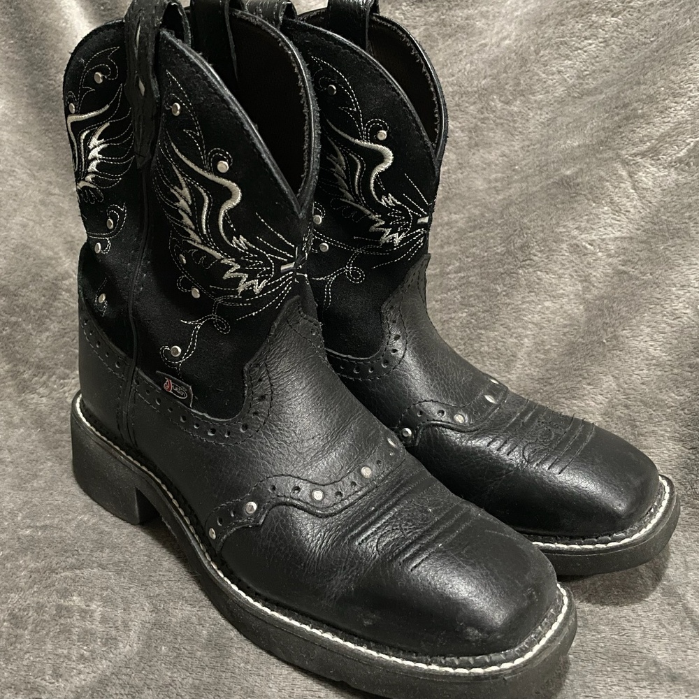ANDRA 8" WESTERN JUSTIN GYPSY BOOTS